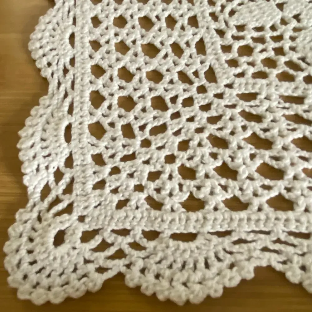 Vintage Handmade Crochet Lace Floral Rectangle Placemat 17x11in Cotton Scalloped